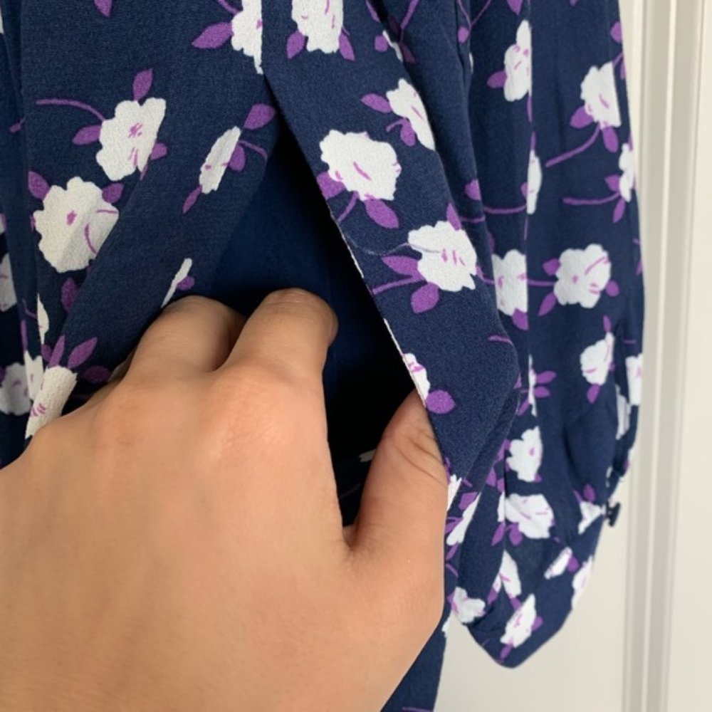 Tie-neck tiered dress in scattered peony print - Picture 3 of 13
